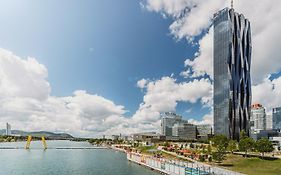 ميليا فيينا